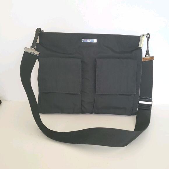 Gucci Double Front Pockets Shoulder Tote Bag Nylon Black Medium Vintage Authent